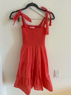 XiRENA Red Tie-Shoulder Smocked Sundress